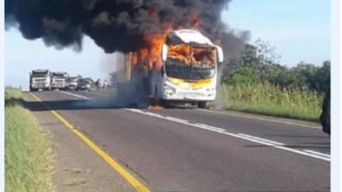 🔺Inter-Cape Mainline Busses are being set alight by arsonists in South Africa!! Busse word aan die brand gesteek in Suid Afrika!! || Maroela News/Media!