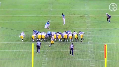 Jaguars K #39 Cam Little nails a 70yds field goal