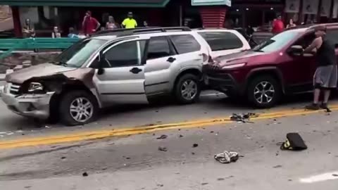 Multiple people injured after reports of multi-car crash in Gatlinburg, Tennessee