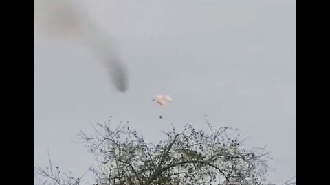 🇸🇩 Sudan RSF Shoots at Army Airdrops with Anti-Tank Missiles