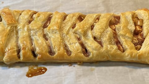 Make Easy Apple Strudel at Home with Puff Pastry Sheets!