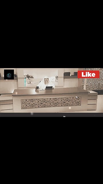 What do the crescent moon and star represent in Islam?