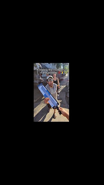 IS THIS LEGAL? Man gives 19" machetes & alcohol to homeless In Austin & New Orleans 4 Thanksgiving