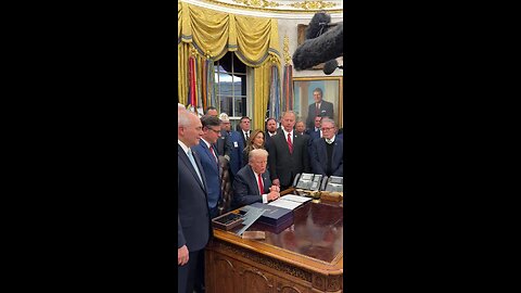 President @realDonaldTrump REOPENS the government!!! 🇺🇸