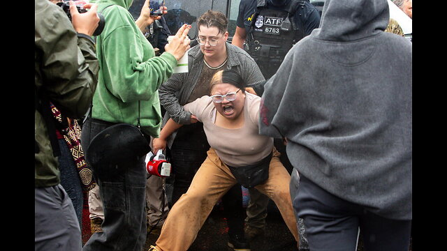 Snarvitlausar vinstri konur