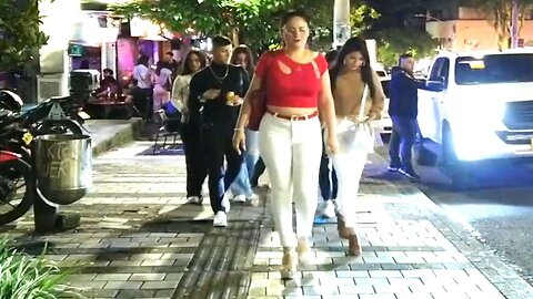 🇨🇴 Medellin Colombia weekend Nightlife Parque Lleras Provenza weekend fun 🇨🇴