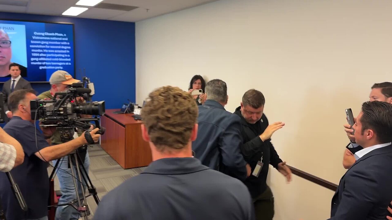 Calif. Sen. Alex Padilla Storms Kristi Noem’s Press Conference and Gets Dragged Away