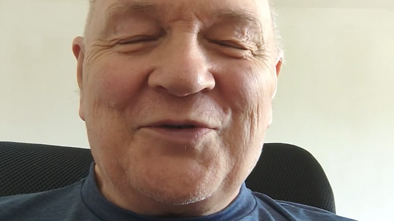 A buszon nyugodtan ülsz, pedig em ismered a buszvezetőt