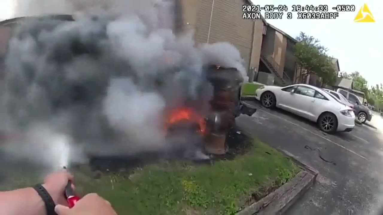 🤯🔥 You Won't Believe How This Officer Rescued a Man From a Burning Car! | FeedMyCuriosity