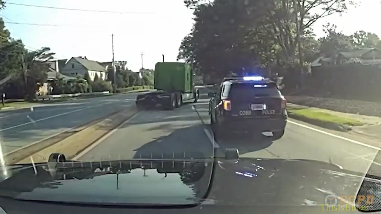 Cobb County Sheriff’s Office chases bobtail tractor-trailer, then crashes into a fence