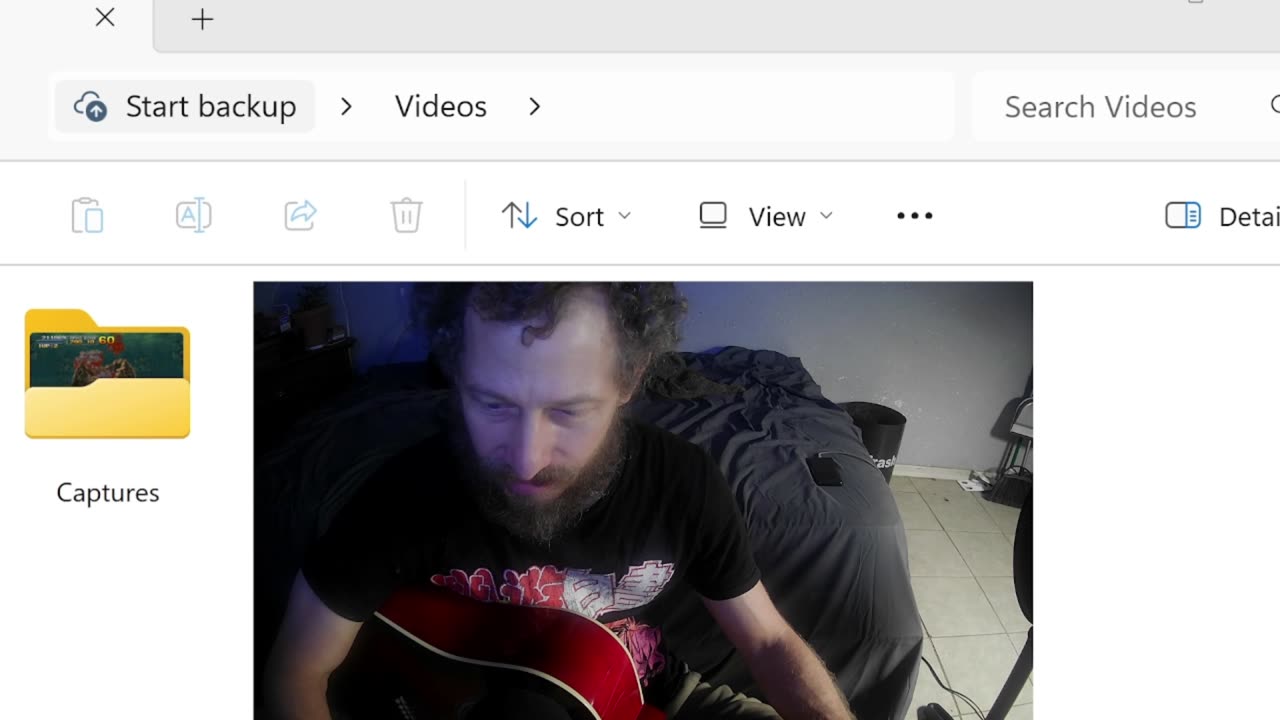 |short | Homeless looking bearding's gotta take a dump