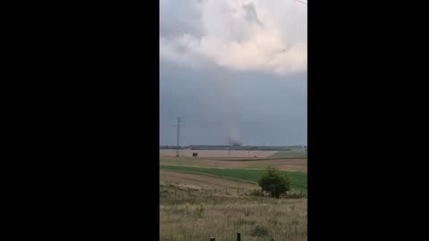 Trąba lądowa na polach w miejscowości Marklowice w województwie śląskim.