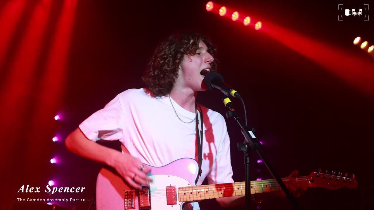 Alex Spencer live at 'THE Camden Assembly' - Part 10 | Cupchairs.com