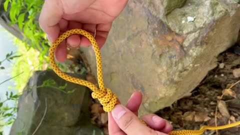 Neat Ponytail Tying Tutorial 42