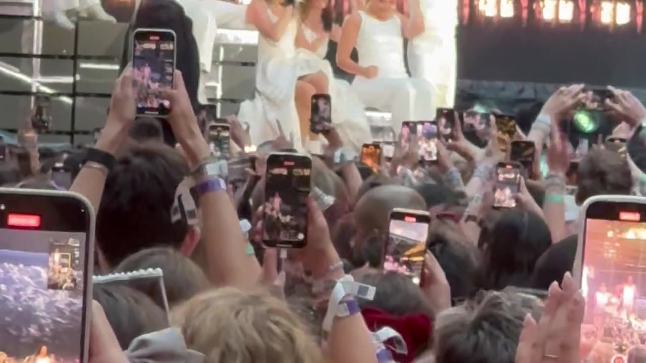 #4 eras tour taylorswift