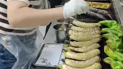 Would You Eat Your Banana Like This?