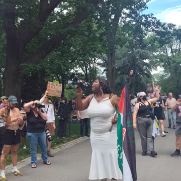 Listen to these beautiful LGBTQ+ people in New York City.
