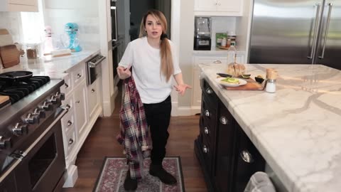 SHORT GIRL WEARS BOYFRIENDS CLOTHES FOR 24 HOURS! - YouTube