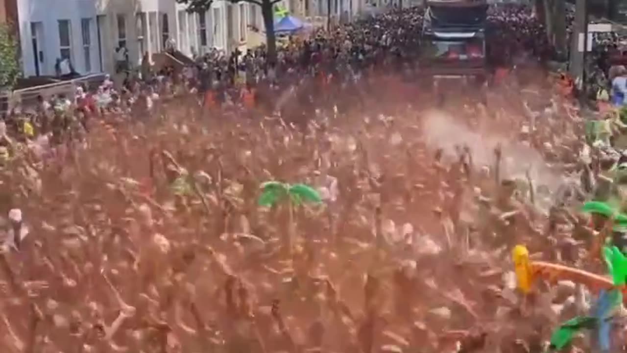 Carnival in London. London like Paris.