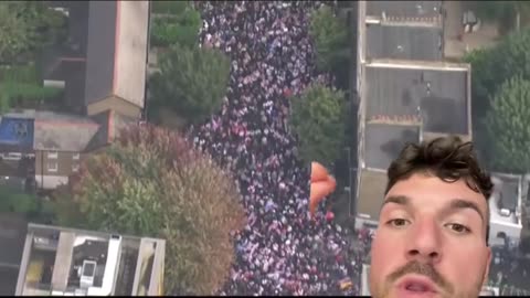 The amount of people protesting in london is crazy 😳🤯✅