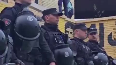 ARGENTINA STARTS TAKING DOWN MURALS OF CHE GUEVARA