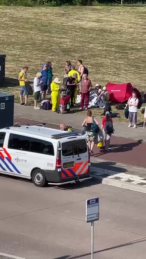 Extinction Rebellion 'Thuisbreng Service' door Politie