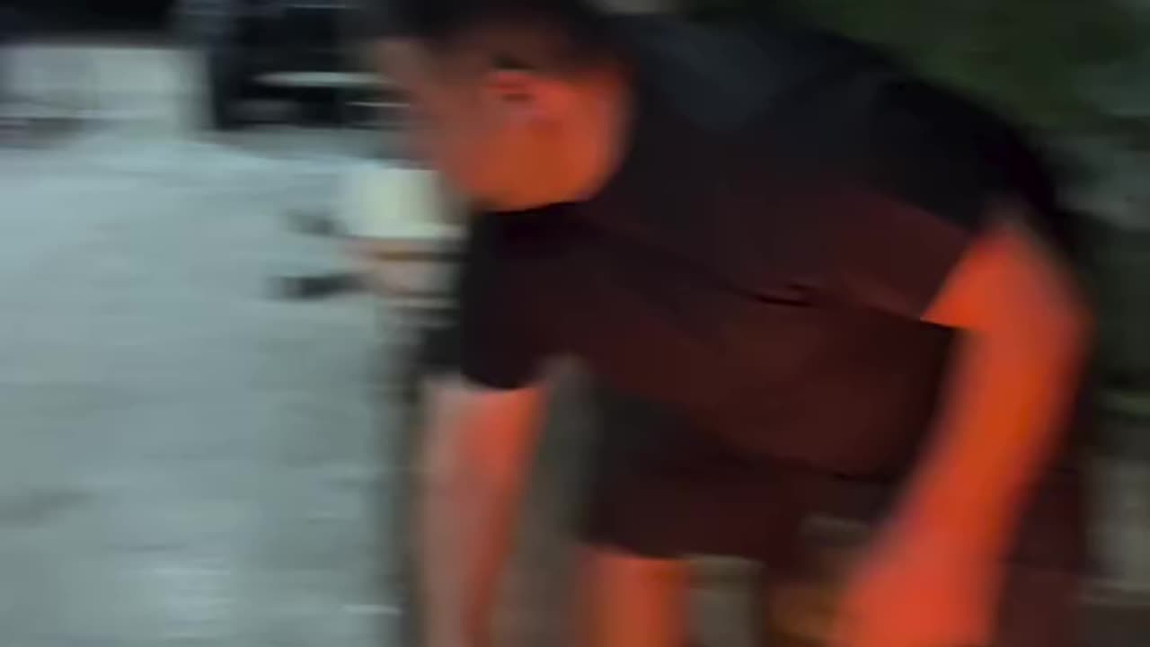 This Dude is Cruisin' for a Bruisin'