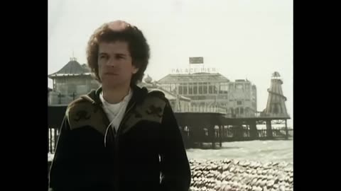 Leo Sayer - When I Need You (Official HD Music Video)