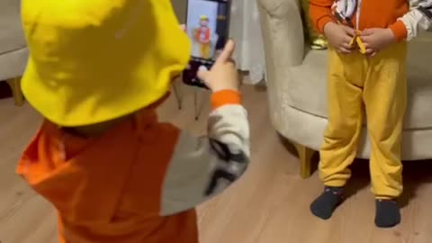 Twin Toddlers' Photo Session Takes a Turn