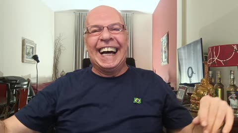 Dívida de Maurício Mattar quadruplica e Flávio Bolsonaro diz que Lula é carro velho que bebe muito