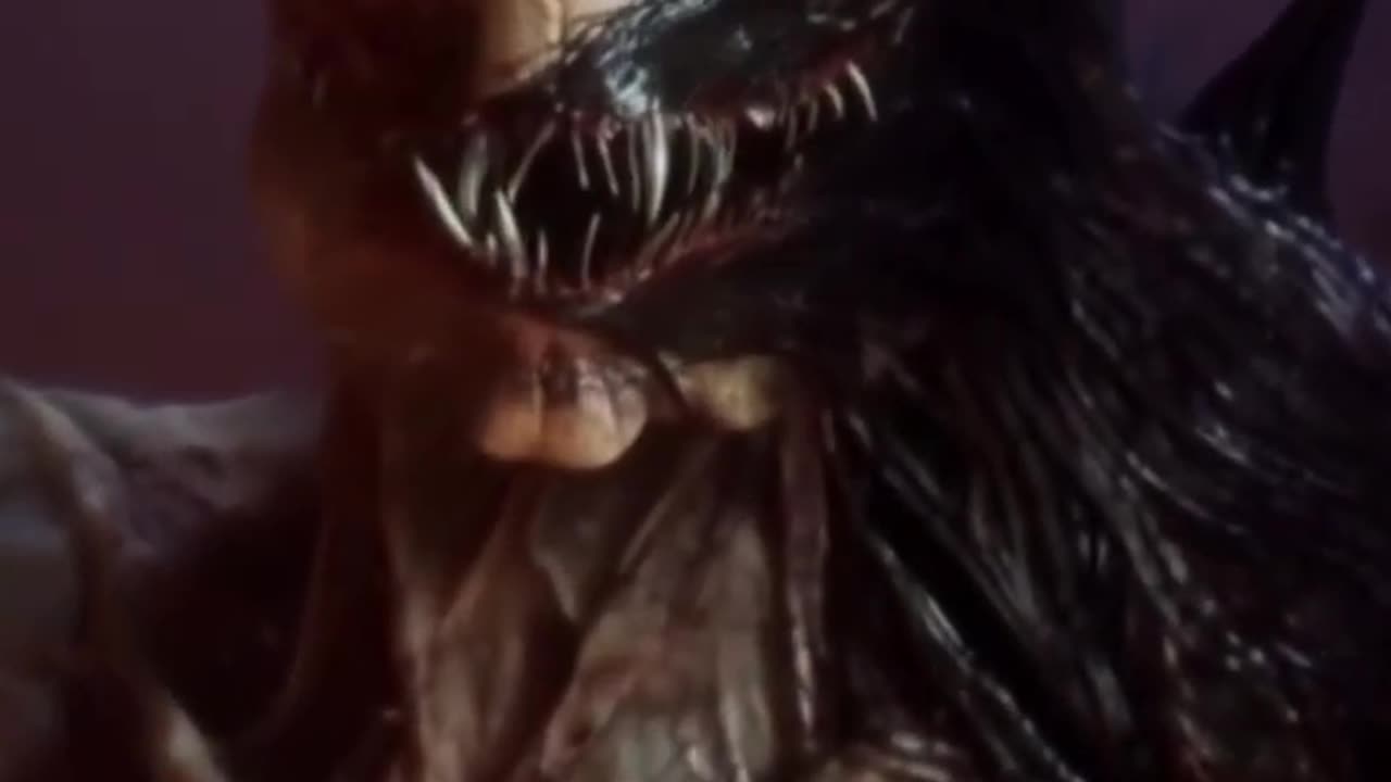 Don’t look in his eye! Do you think aliens are real? #aliens #horror #fyp