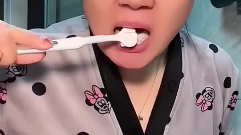 “3-Sided Kids Toothbrush”