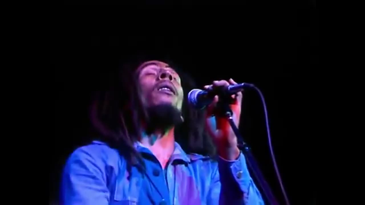 Bob Marley & The Wailers - No Woman, No Cry (1977)