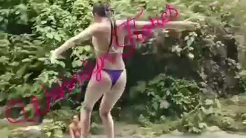 Sexy lady Swing and Jump 15