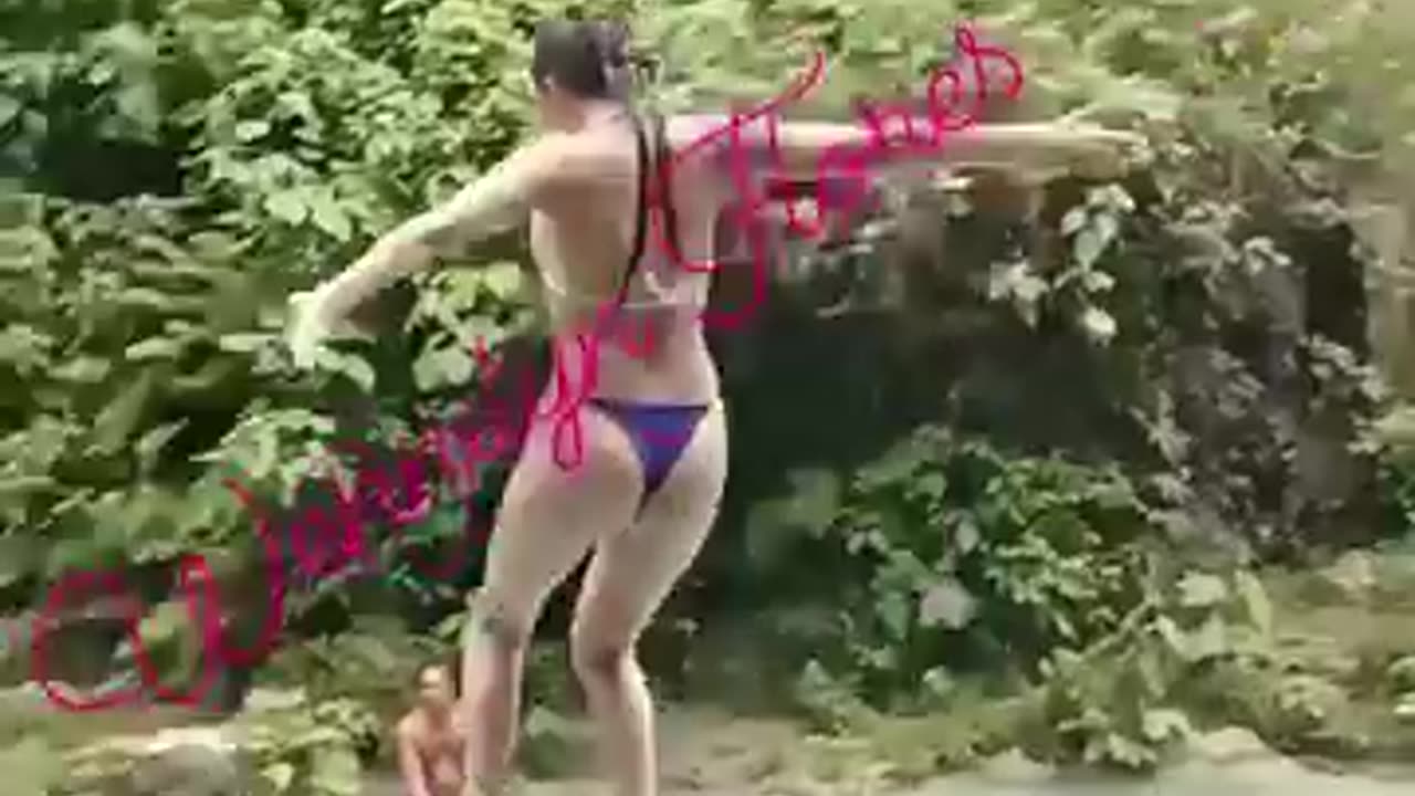 Sexy lady Swing and Jump 15