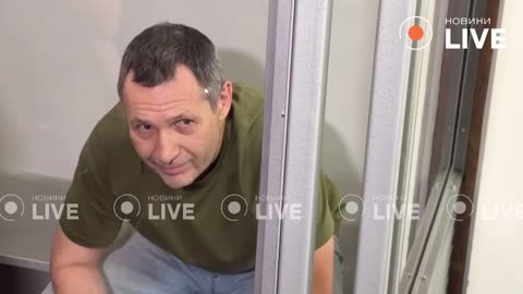 Podezřelý z vraždy Parubijeva se novinářům přiznal.
