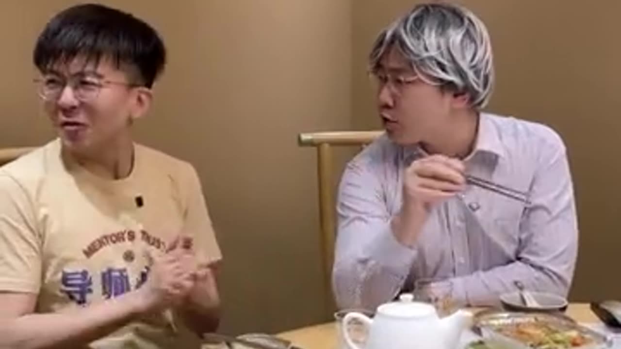 毕导 | 学会这三种倒水方法,让老师裤子暖暖的!