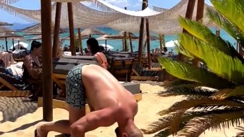😂💡 Fastest Way to Grow a Buzz Cut at the Beach | FunFM