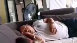 My cat when I'm snoring...😴