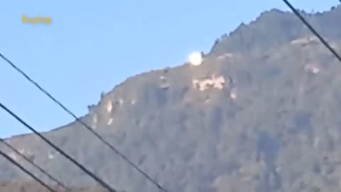 Regardez avant qu'il ne soit retiré ! Un vaisseau spatial filmé