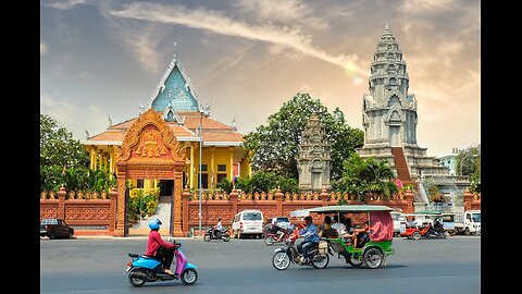 Backpacking or Bust Wat Ounalom temple in Phnom Penh, Cambodia 2025