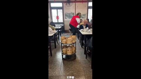 This Monkey 🐵🐒 Works as a waiter in China 😂😆