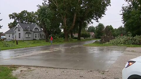 Powerful storm in Nebraska topples trees and damages homes
