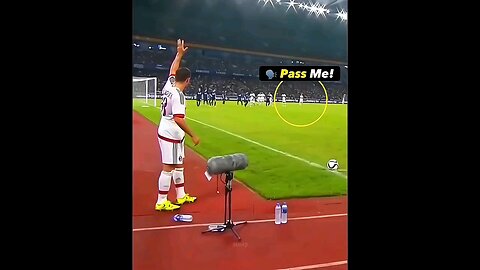 highest IQ moment in football 😄😄⚽⚽⚽ these players might be living ahead of football