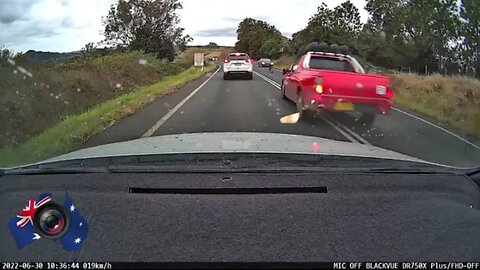 Aussiecams - P Plate UTE fails to see stopped traffic and collides with dashcam vehicle