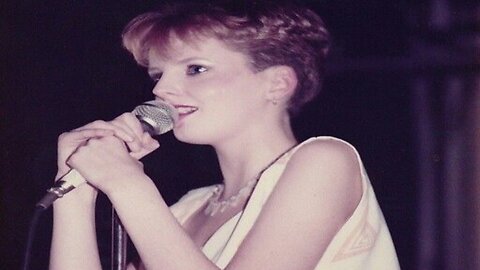 Altered Images. Don't Talk To Me About Love (Extended Version)