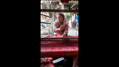 🇧🇩"Gamcha in the making — A traditional Bangladeshi cottage industry."