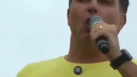 Flavio Bolsonaro convoca povo para resistir