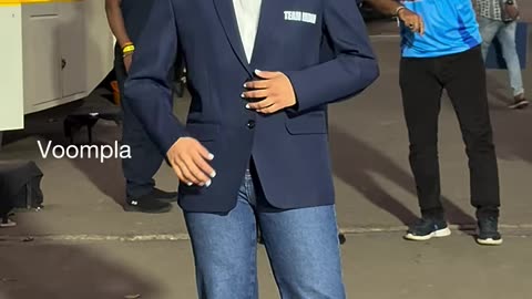 the indian women’s cricket team arrives on the sets of kbc