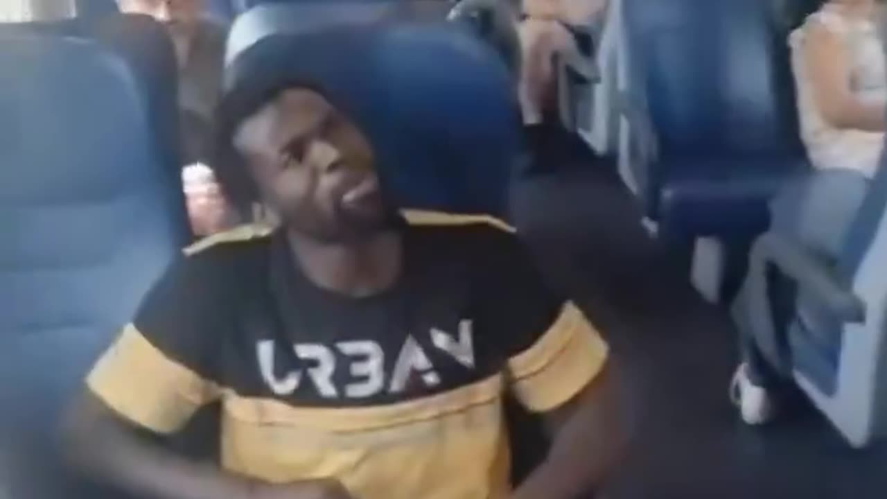 Fake asylum seeker without a ticket wants to travel for free and talks rudely to female conductor